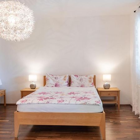 Apartment Salzburg City&Lake Elixhausen Exteriör bild