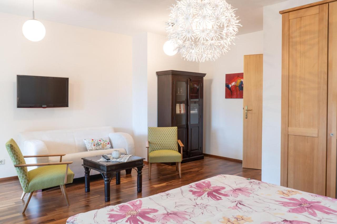 Apartment Salzburg City&Lake Elixhausen Exteriör bild